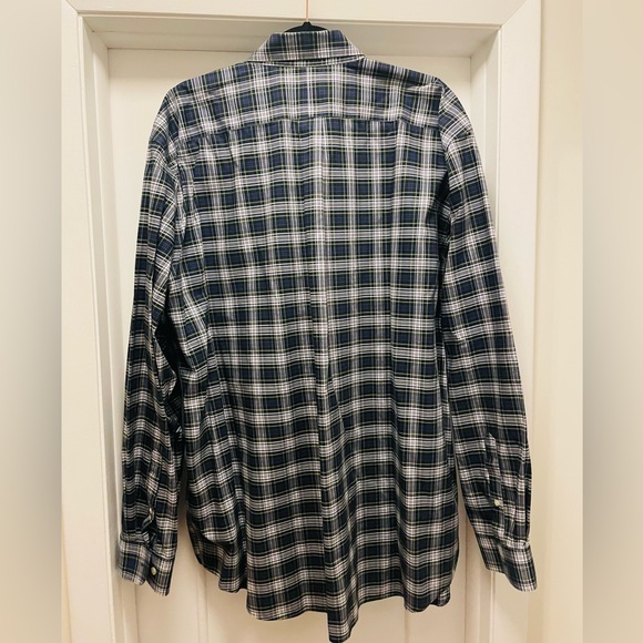 LL Bean. Wrinkle Free. Traditional Fit. Size XXL - Reg. 100% Cotton. - Picture 2 of 2